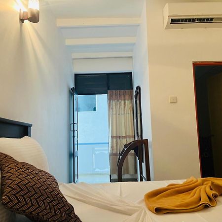 Crystal Wave Holiday Resort Polhena Matara Exterior foto