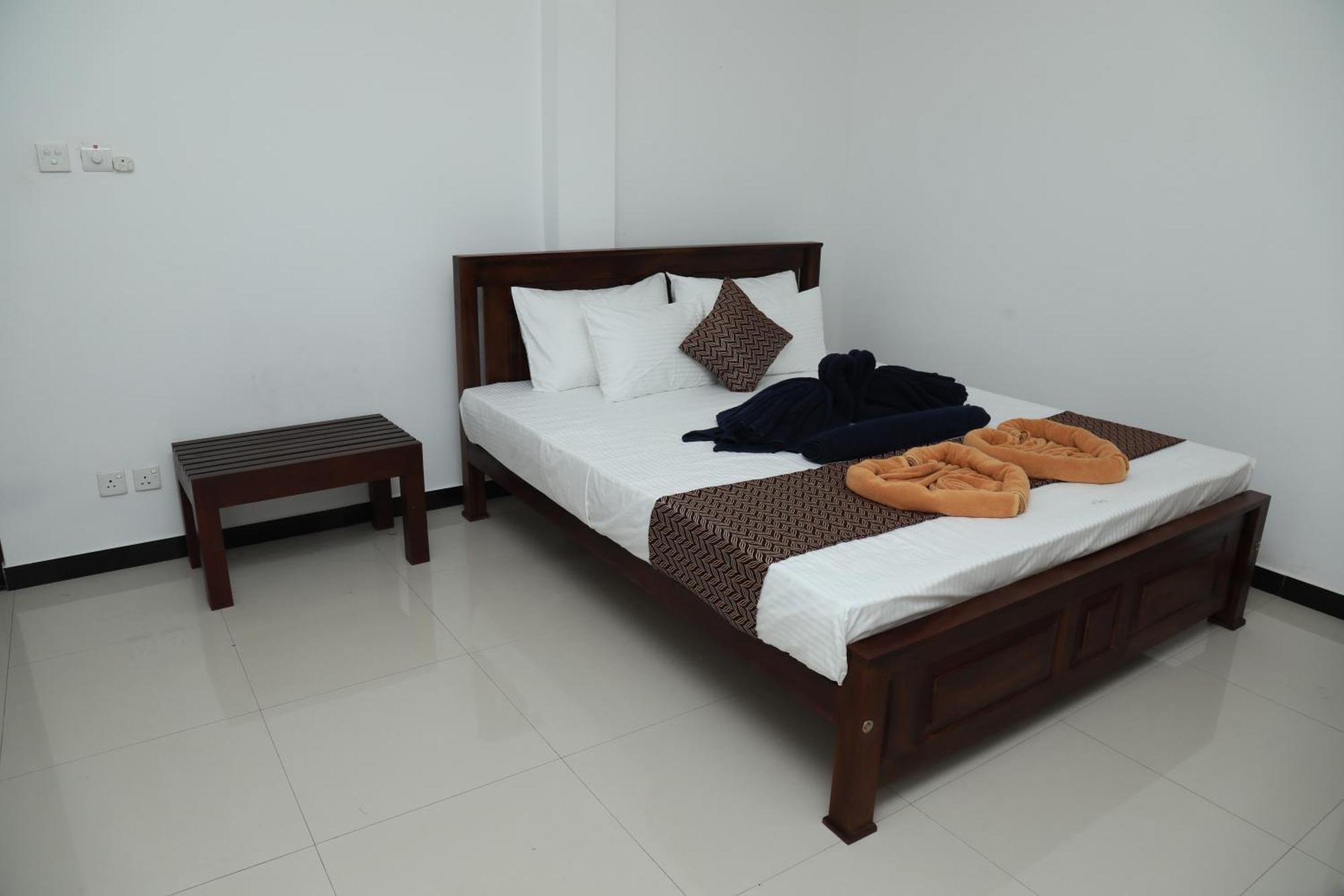 Crystal Wave Holiday Resort Polhena Matara Exterior foto
