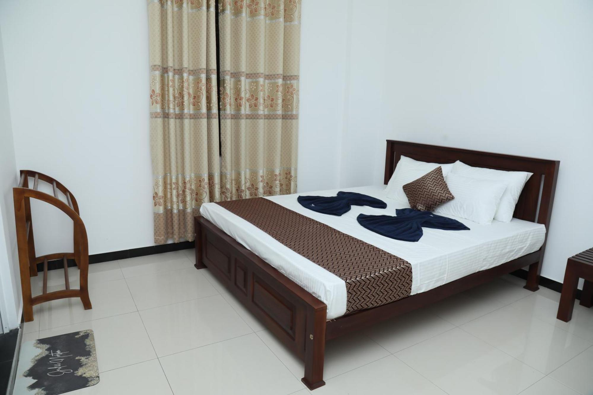 Crystal Wave Holiday Resort Polhena Matara Exterior foto